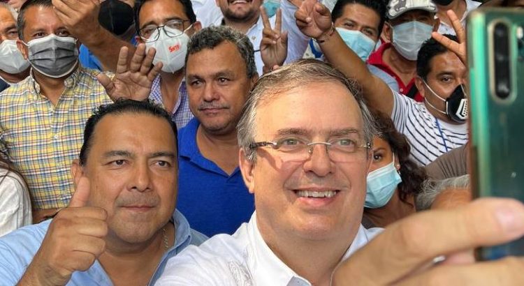 Marcelo Ebrard se reúne con descendientes de Emiliano Zapata