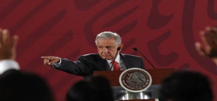 AMLO arremete de nuevo contra medios de comunicación