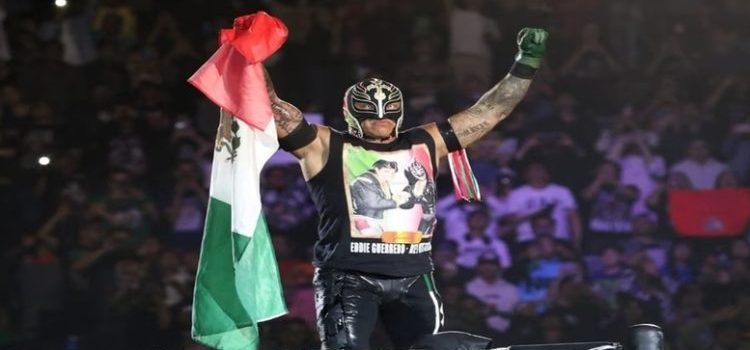 Se lleva la noche Rey Mysterio pese a derrota con Román Reings