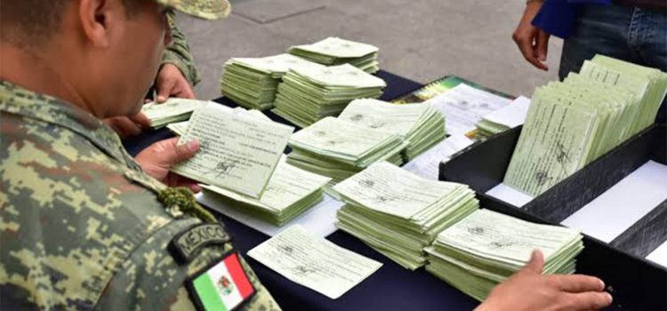 Amplían plazo para entrega de cartillas militares