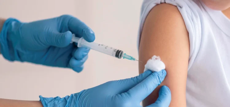 Buscan abatir rezago de vacunación