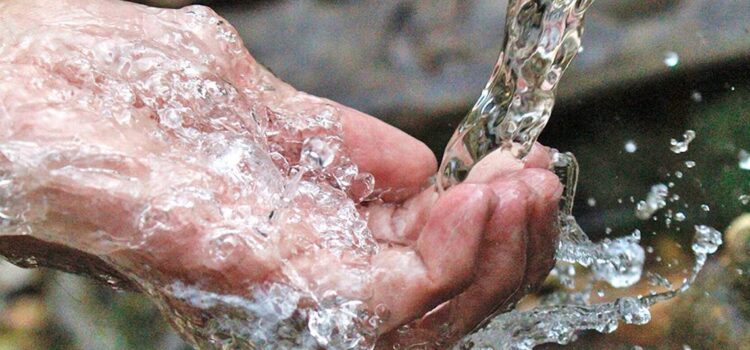 Trabajan para asegurar la calidad del agua potable