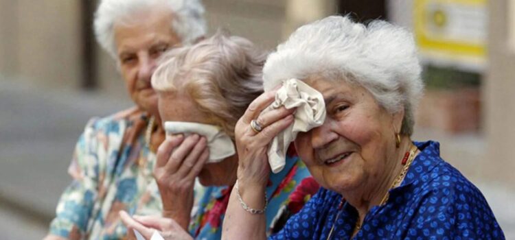 Adultos mayores lo más afectados por el calor