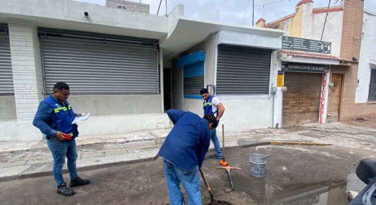 Piden autoridades a mantener desagües y alcantarillas libres de basura