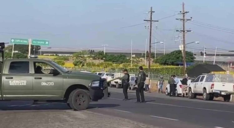 “Violencia alcanza a Durango: Grupo Armado secuestra autobús con todo y chofer” “Violencia alcanza a Durango: Grupo Armado secuestra autobús con todo y chofer”