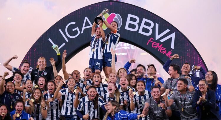 Rayadas conquistan el título y son Bicampeonas del futbol femenil Rayadas conquistan el título y son Bicampeonas del futbol femenil