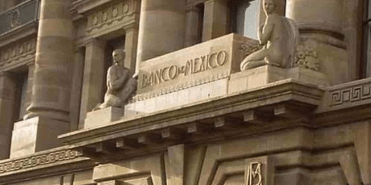 BANXICO reduce la tasa de interés al 10.25% en su cuarta baja del año