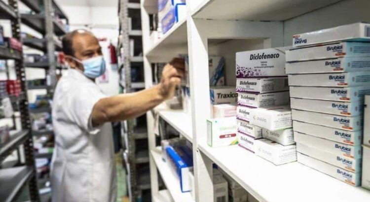 Está al 40 por ciento de abastecimiento de medicamentos