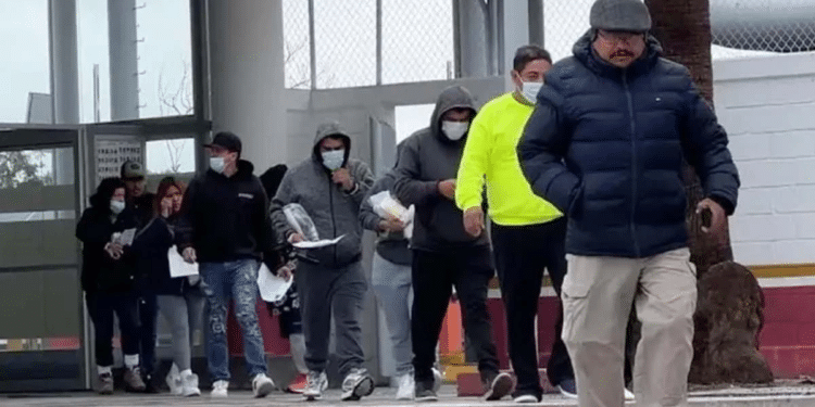 Arriban a Tamaulipas los primeros deportados de Estados Unidos Arriban a Tamaulipas los primeros deportados de Estados Unidos