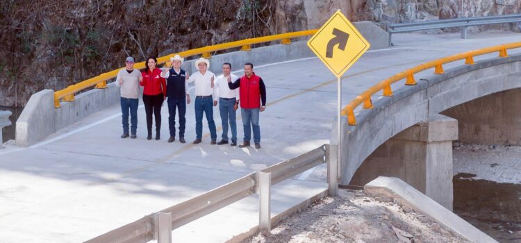 Entregan reconstrucción del Puente “Plomositas”