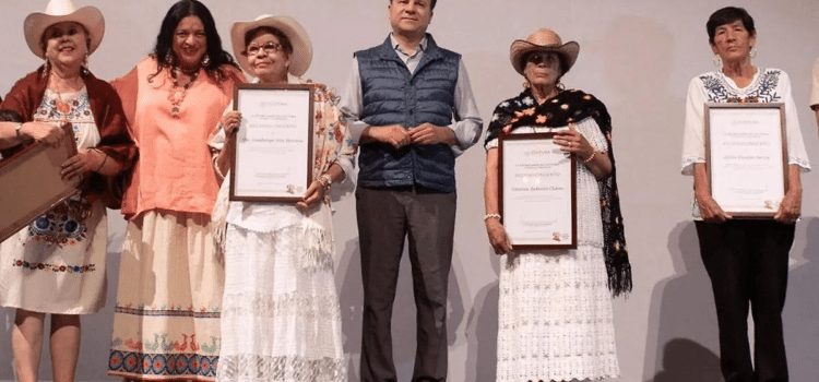 Claudia Sheinbaum reconoce a intérpretes duranguenses del género cardenche