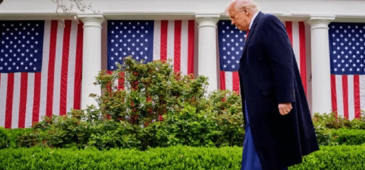 Se hunde la popularidad de Trump