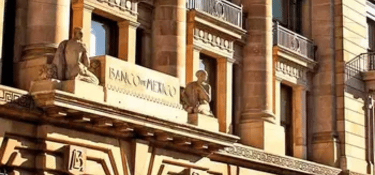 Banxico advierte posible recesión económica en México durante 2025 Banxico advierte posible recesión económica en México durante 2025