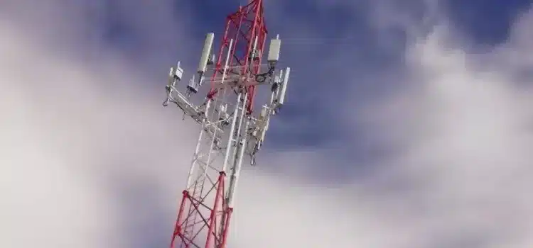 Ciudadanos se quejan de fallas de internet y telefonía celular