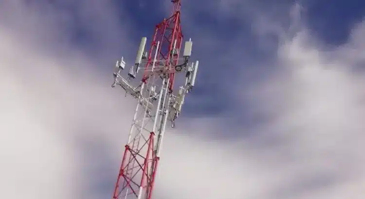 Ciudadanos se quejan de fallas de internet y telefonía celular