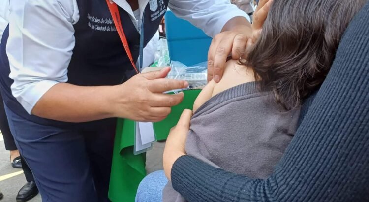 Piden a la población a vacunarse en Durango