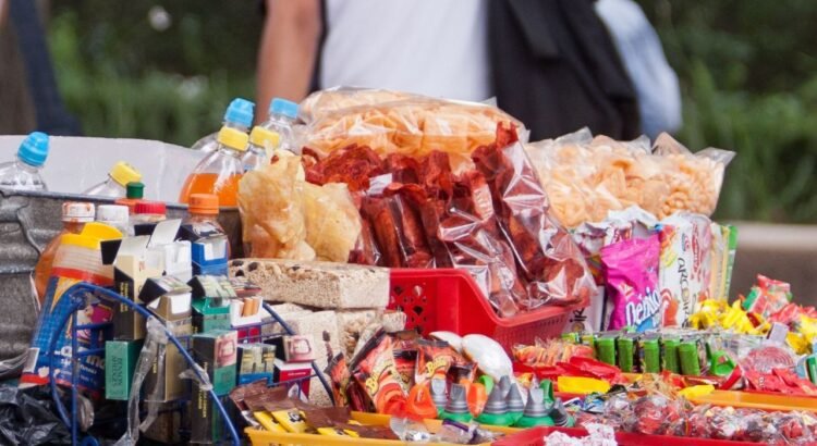 Ultimátum a vendedores de comida chatarra Ultimátum a vendedores de comida chatarra