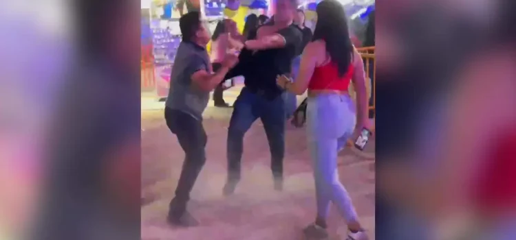 Se hace viral pleito en la Feria Nacional Villista Se hace viral pleito en la Feria Nacional Villista