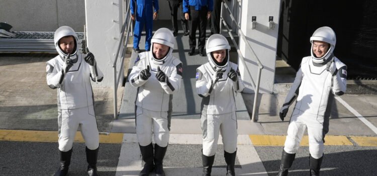 SpaceX lleva a astronautas a Estación Espacial Internacional en 15 horas SpaceX lleva a astronautas a Estación Espacial Internacional en 15 horas
