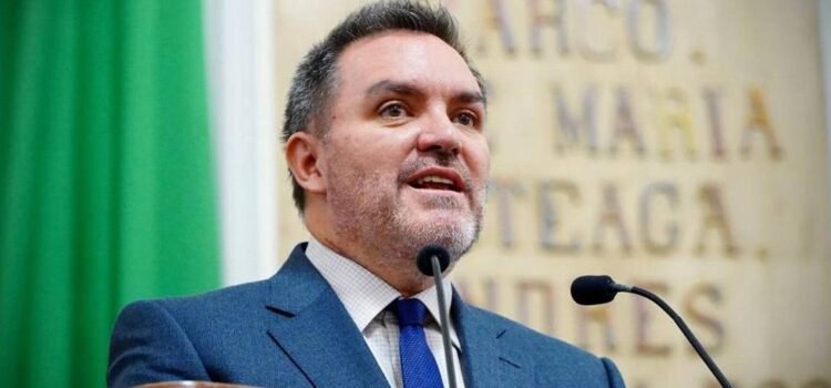 Piden comisión para el caso Adán Augusto López Piden comisión para el caso Adán Augusto López