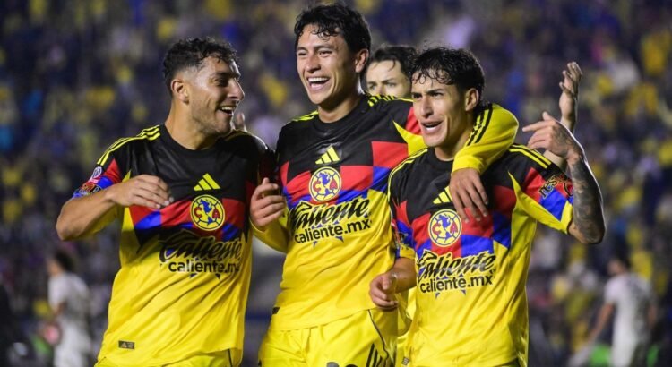 América remonta y golea 4-1 a Pumas en el clásico capitalino América remonta y golea 4-1 a Pumas en el clásico capitalino