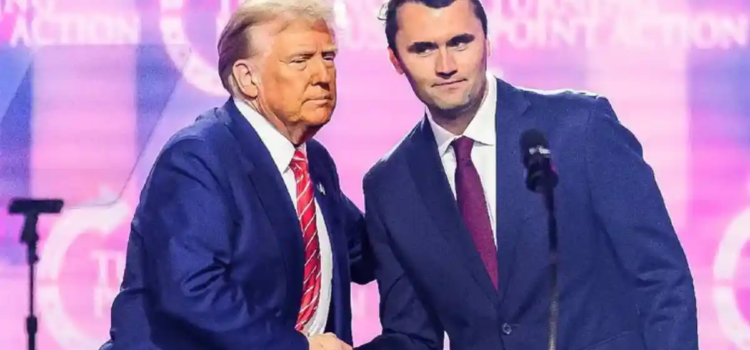 Acusa Trump a la “izquierda radical” por el asesinato de Charlie Kirk