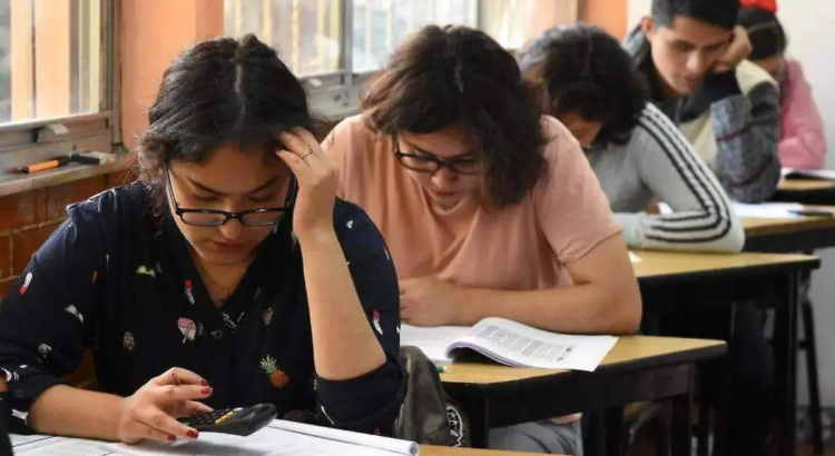 Exigen universitarios pago justo por prácticas profesionales Exigen universitarios pago justo por prácticas profesionales