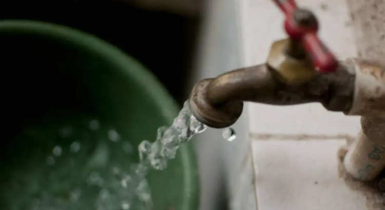 Reforma a la Ley de Aguas Nacionales impulsará un cobro justo y elevará tarifas por el uso del agua potable Reforma a la Ley de Aguas Nacionales impulsará un cobro justo y elevará tarifas por el uso del agua potable