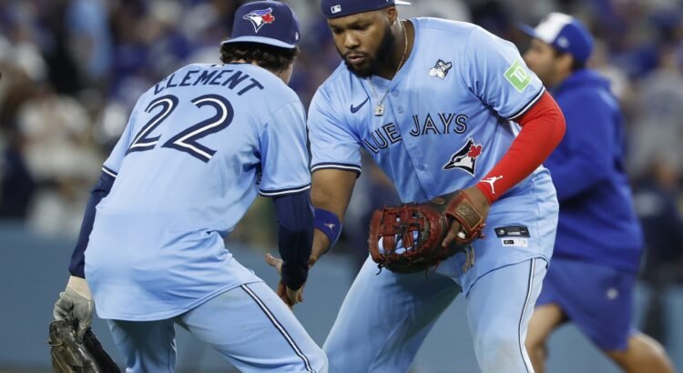 Toronto iguala la Serie Mundial, al derrotar a los Dodgers Toronto iguala la Serie Mundial, al derrotar a los Dodgers