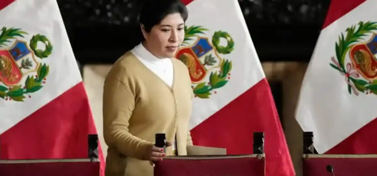 Ordena Perú captura internacional de la exprimera ministra Betssy Chávez
