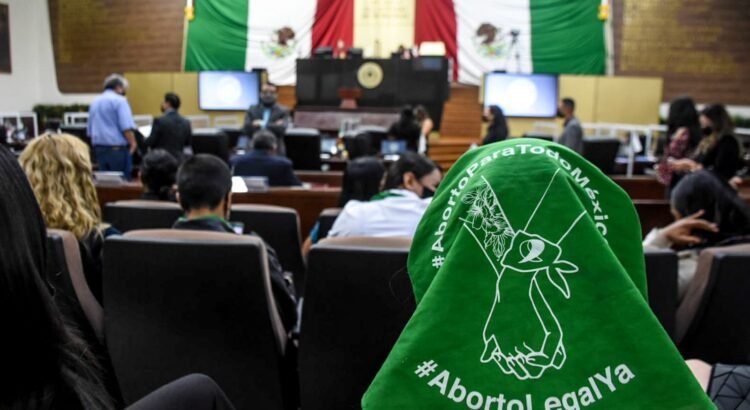 Suspenden orden para discutir la despenalización del aborto