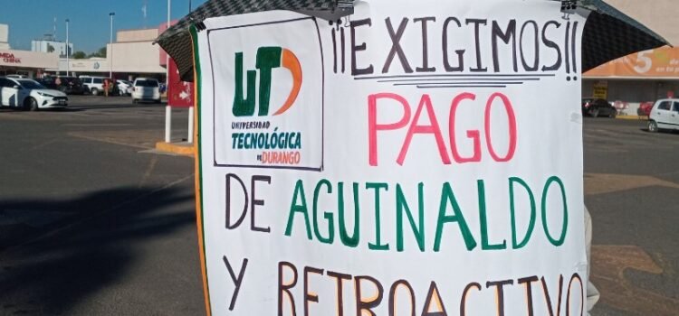 Docentes de la UTD se manifiestan por pago incompleto de aguinaldo